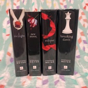 Complete twilight saga book collection 4 piece set lot bundle in good shape